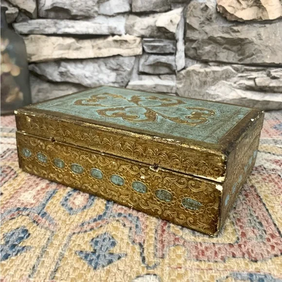 #07 Vintage Italian Florentine Turquoise Florentia Gilt Wood Trinket Jewelry Box - Picture 3 of 5